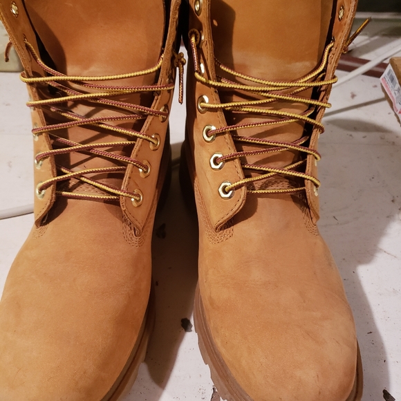 COPY - Men's 6 inch timberland boots - Picture 2 of 10